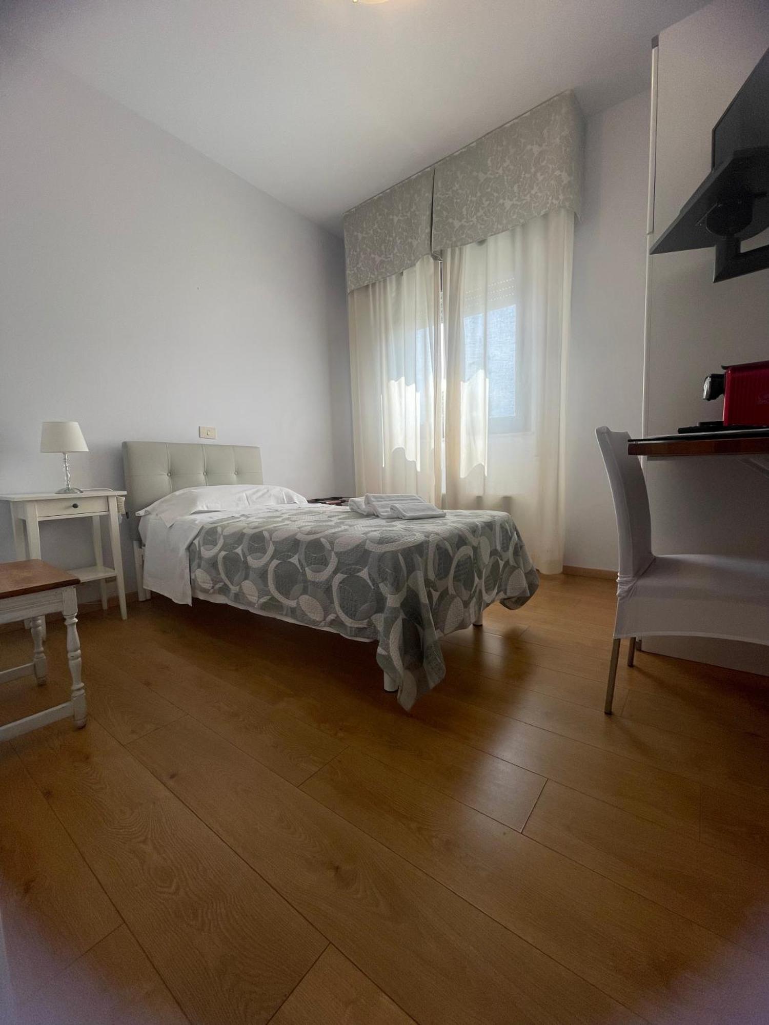 Single Room Private Bathroom